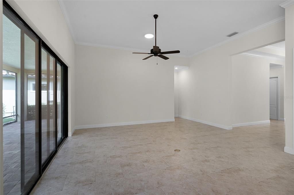 Activo con contrato: $487,500 (3 camas, 2 baños, 1971 Pies cuadrados)