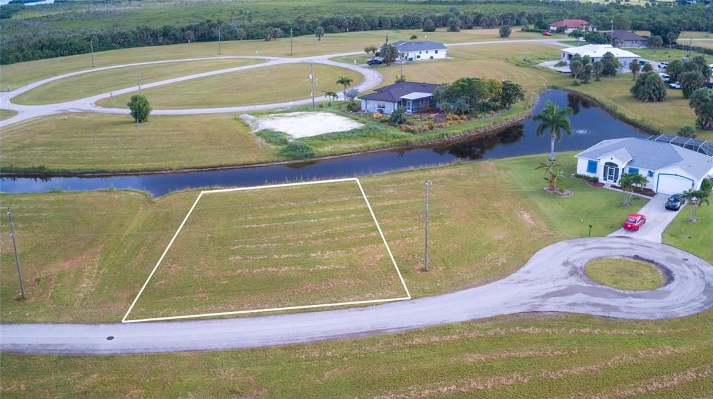 En Venta: $60,900 (0.23 acres)