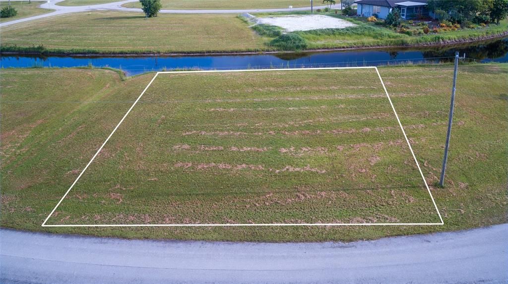 En Venta: $60,900 (0.23 acres)