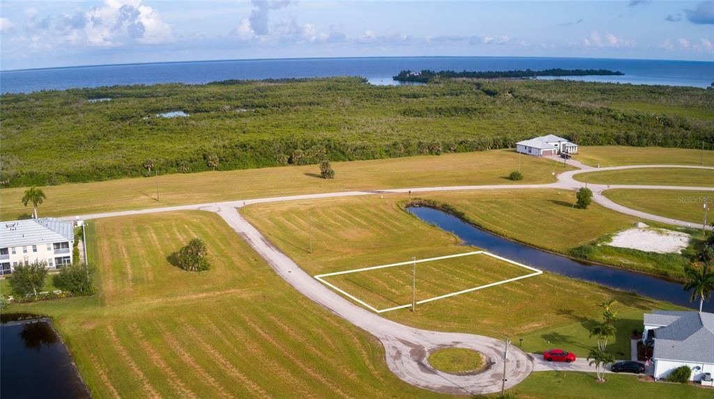 En Venta: $60,900 (0.23 acres)