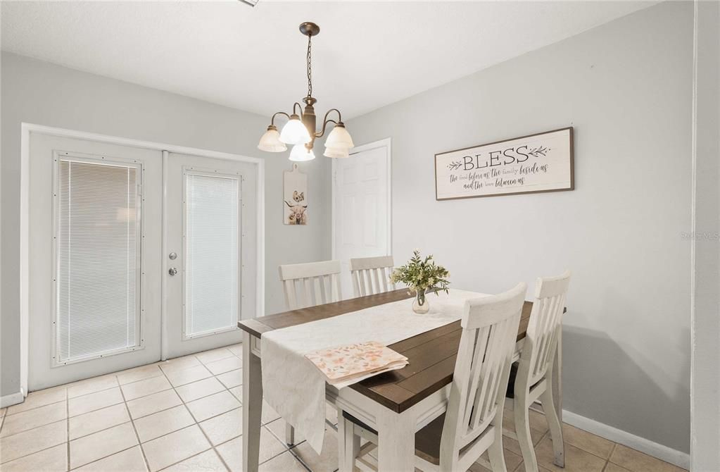 For Sale: $699,000 (3 beds, 2 baths, 1711 Square Feet)