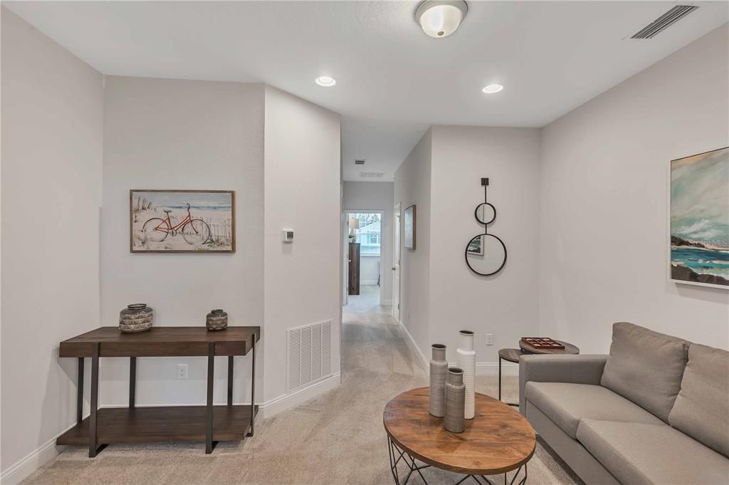 Activo con contrato: $349,990 (3 camas, 2 baños, 2043 Pies cuadrados)