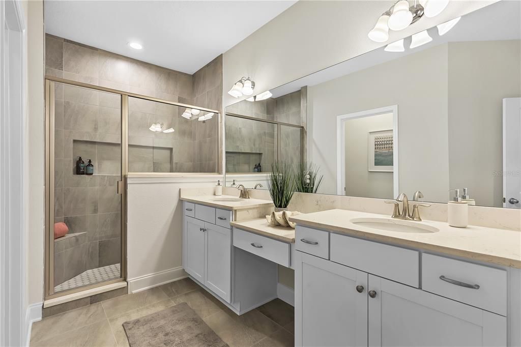 Activo con contrato: $349,990 (3 camas, 2 baños, 2043 Pies cuadrados)