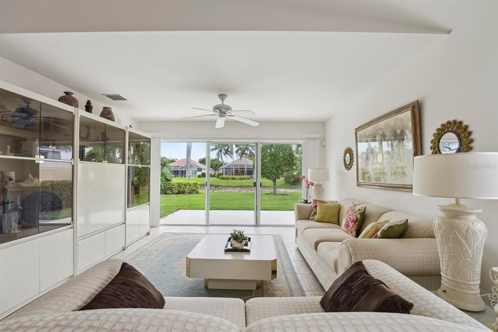 待售: $485,000 (2 贝兹, 2 浴室, 1693 平方英尺)