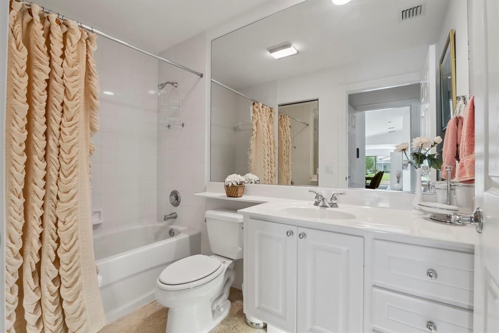 待售: $485,000 (2 贝兹, 2 浴室, 1693 平方英尺)