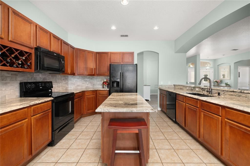 Active With Contract: $539,900 (5 beds, 3 baths, 2813 Square Feet)