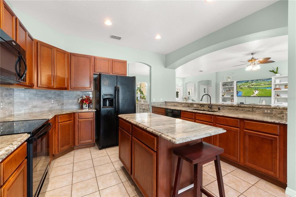 Active With Contract: $539,900 (5 beds, 3 baths, 2813 Square Feet)