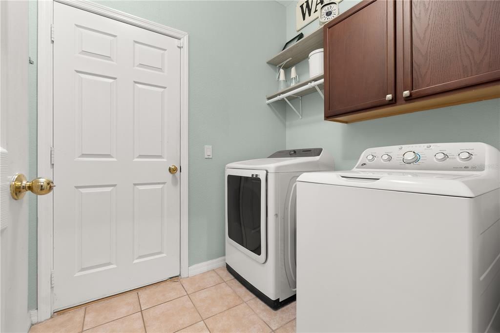 Active With Contract: $539,900 (5 beds, 3 baths, 2813 Square Feet)
