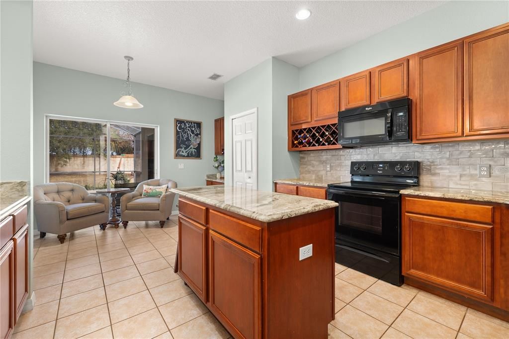 Active With Contract: $539,900 (5 beds, 3 baths, 2813 Square Feet)