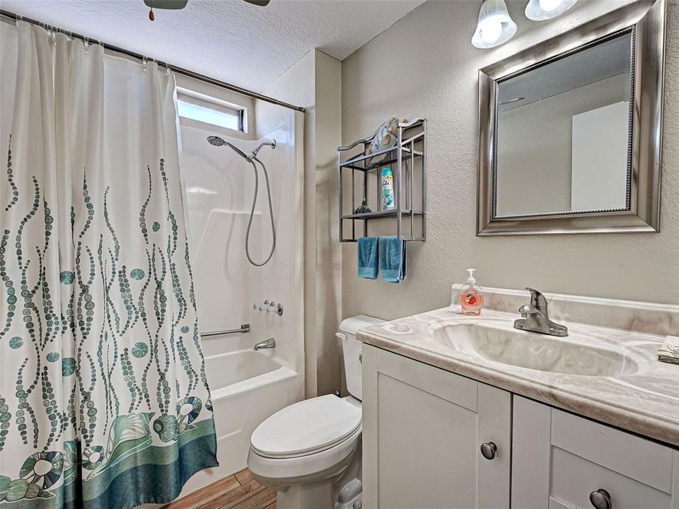 Activo con contrato: $215,000 (2 camas, 2 baños, 1152 Pies cuadrados)