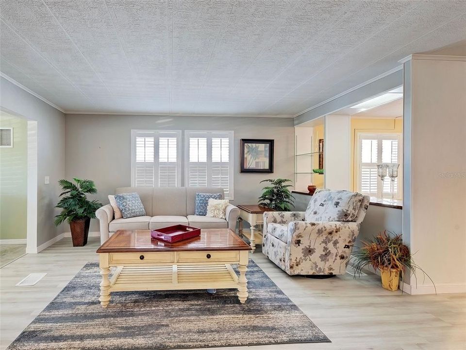 Activo con contrato: $215,000 (2 camas, 2 baños, 1152 Pies cuadrados)