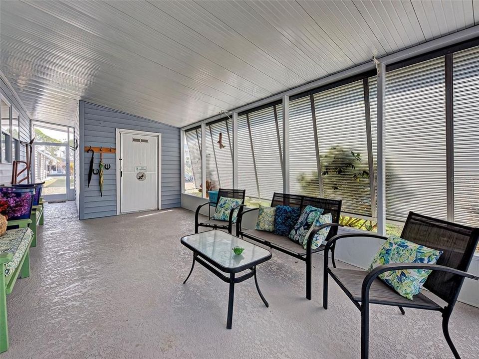 Activo con contrato: $215,000 (2 camas, 2 baños, 1152 Pies cuadrados)