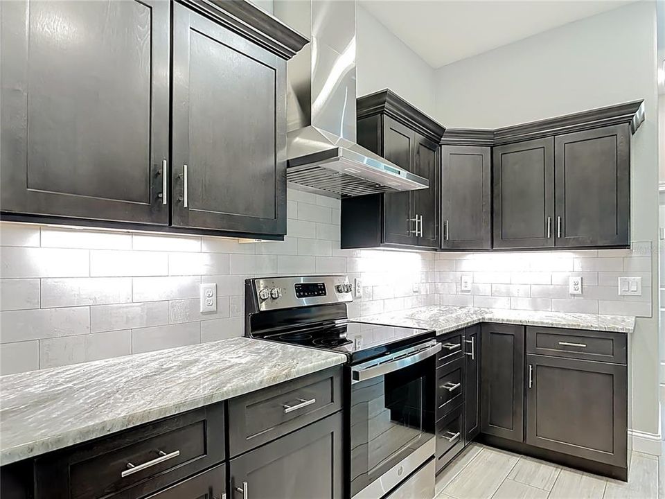 В аренду: $2,950 (3 спален, 2 ванн, 1648 Квадратных фут)