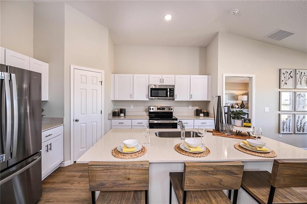 Active With Contract: $409,990 (4 beds, 2 baths, 1850 Square Feet)