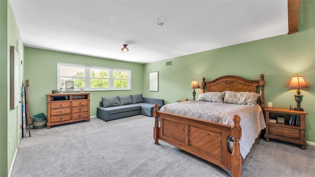 For Sale: $749,000 (5 beds, 3 baths, 3913 Square Feet)