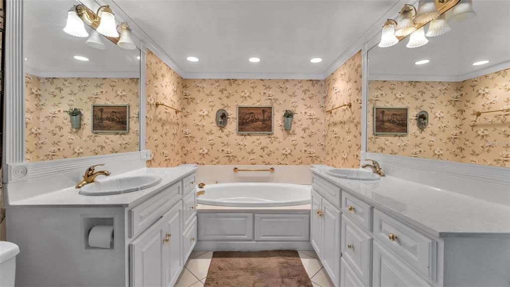 For Sale: $749,000 (5 beds, 3 baths, 3913 Square Feet)