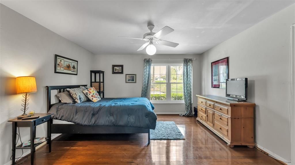 For Sale: $749,000 (5 beds, 3 baths, 3913 Square Feet)