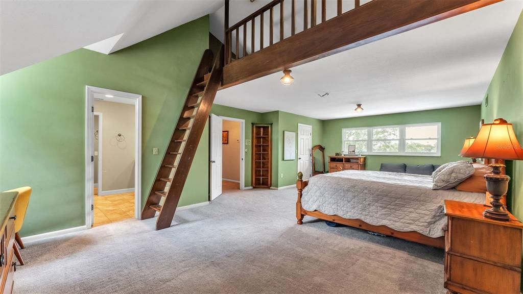 For Sale: $749,000 (5 beds, 3 baths, 3913 Square Feet)