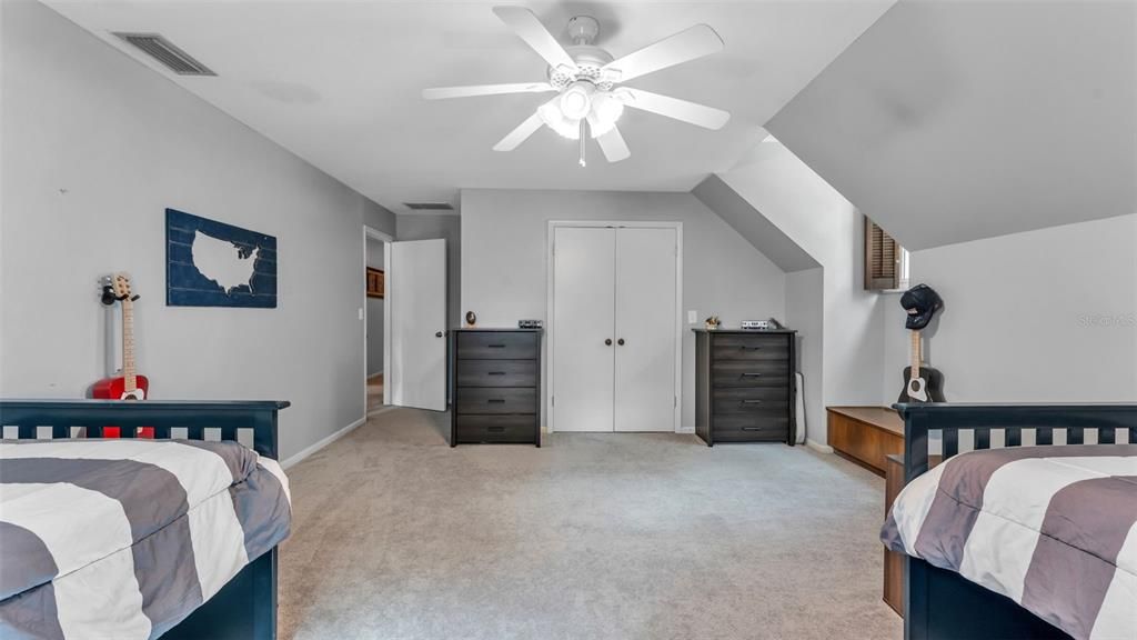 For Sale: $749,000 (5 beds, 3 baths, 3913 Square Feet)