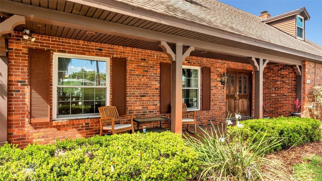 For Sale: $749,000 (5 beds, 3 baths, 3913 Square Feet)