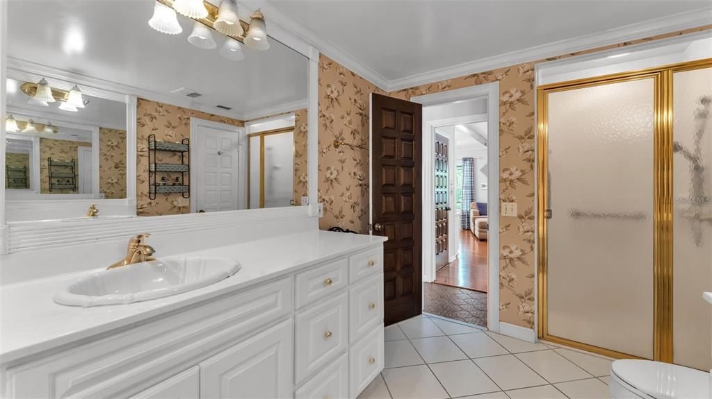 For Sale: $749,000 (5 beds, 3 baths, 3913 Square Feet)