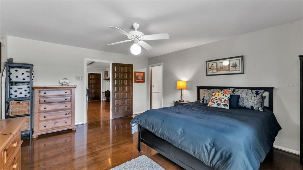 For Sale: $749,000 (5 beds, 3 baths, 3913 Square Feet)