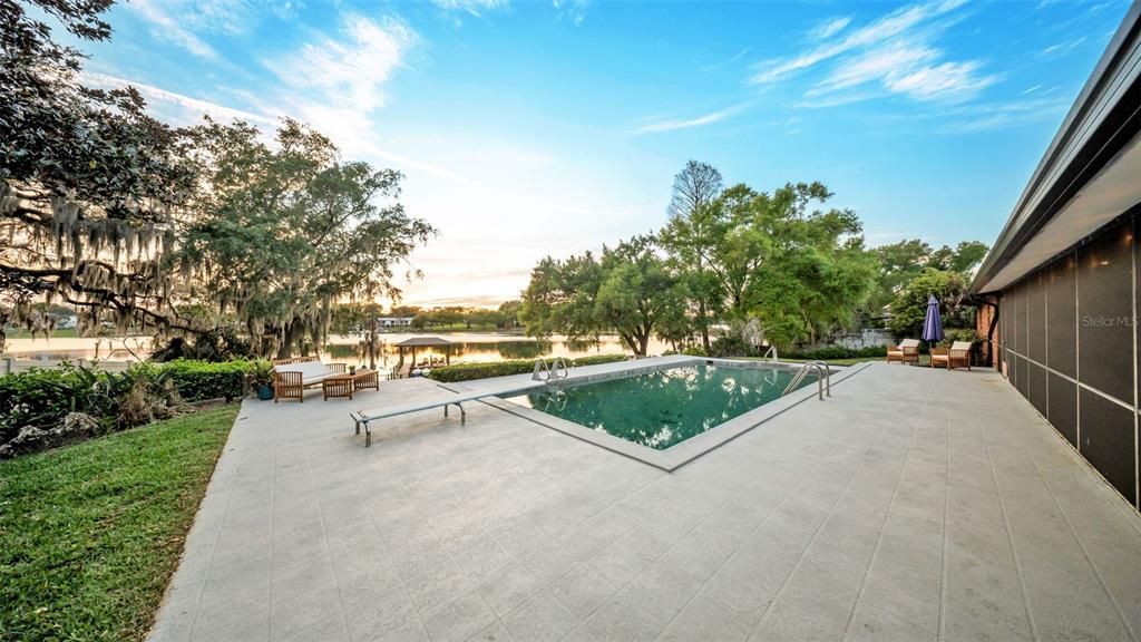 For Sale: $749,000 (5 beds, 3 baths, 3913 Square Feet)