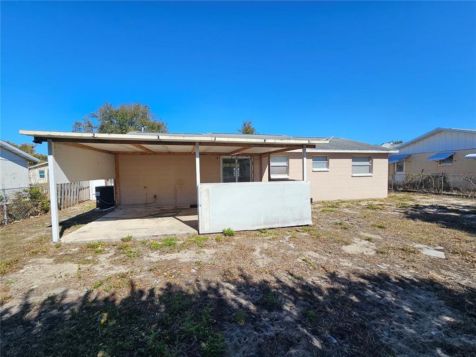 For Rent: $1,375 (2 beds, 1 baths, 720 Square Feet)