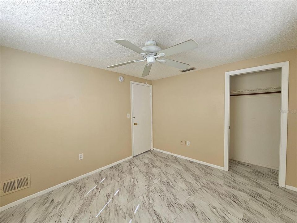 For Rent: $1,375 (2 beds, 1 baths, 720 Square Feet)
