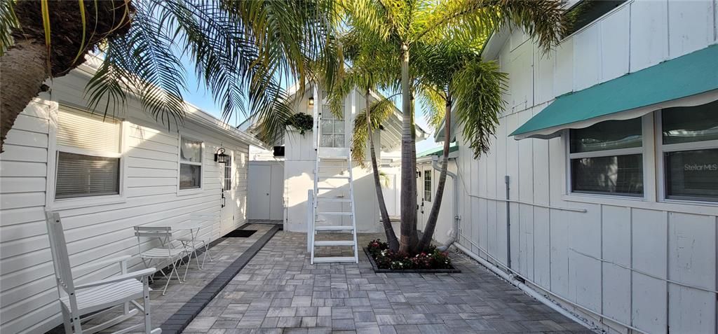 For Sale: $1,499,900 (3 beds, 2 baths, 1370 Square Feet)