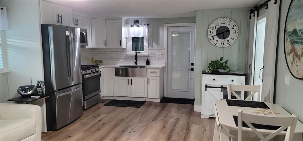For Sale: $1,499,900 (3 beds, 2 baths, 1370 Square Feet)