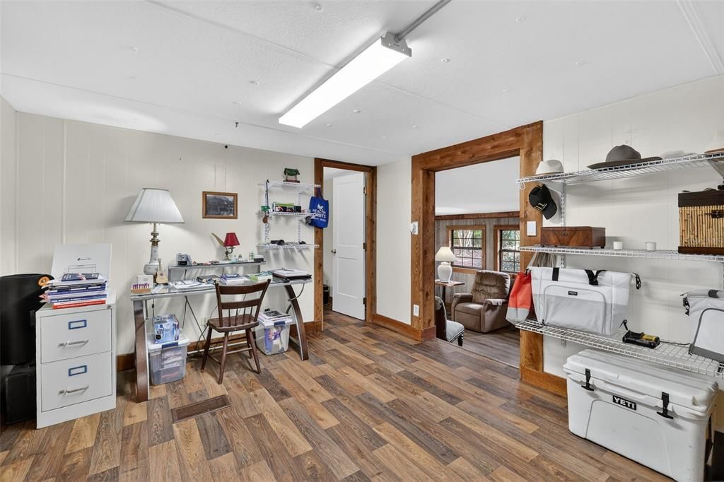 For Sale: $369,000 (3 beds, 2 baths, 1046 Square Feet)