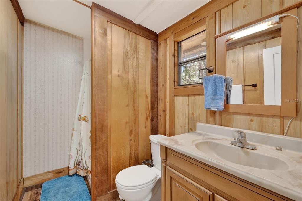 For Sale: $369,000 (3 beds, 2 baths, 1046 Square Feet)