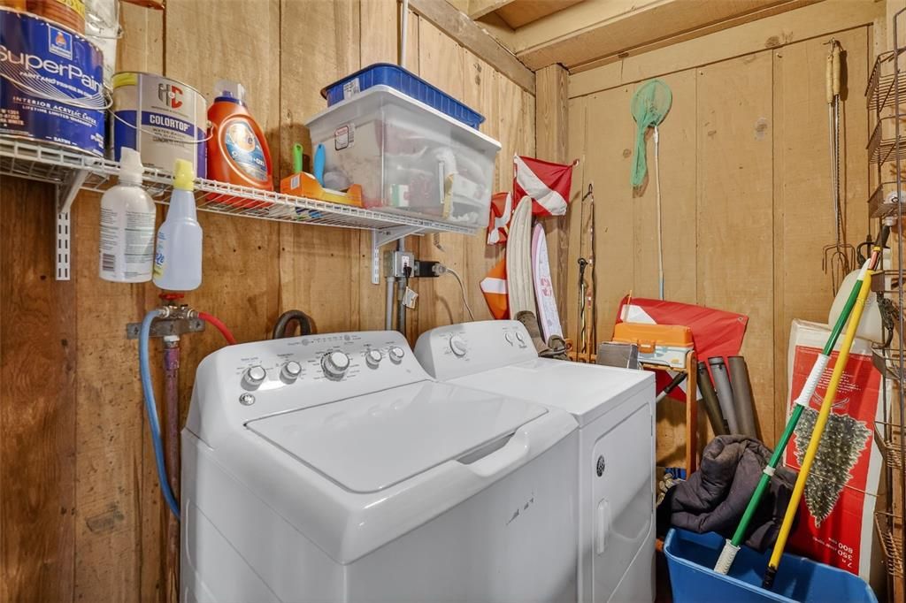For Sale: $369,000 (3 beds, 2 baths, 1046 Square Feet)