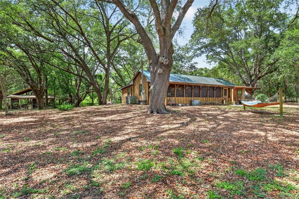 For Sale: $369,000 (3 beds, 2 baths, 1046 Square Feet)