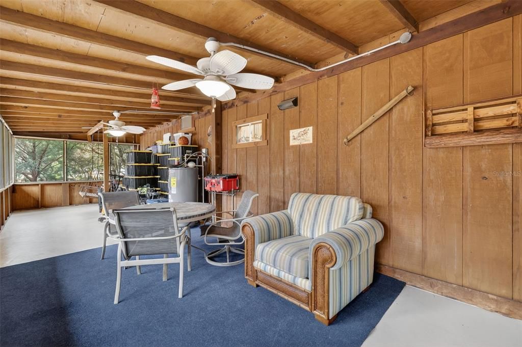 For Sale: $369,000 (3 beds, 2 baths, 1046 Square Feet)