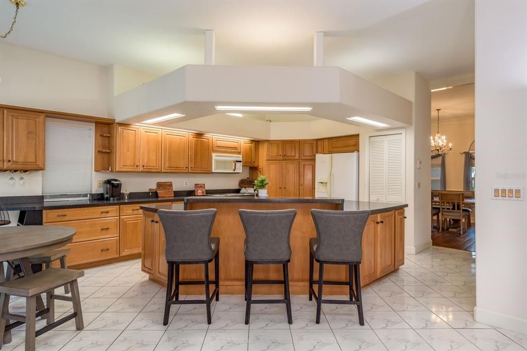 En Venta: $1,465,000 (4 camas, 3 baños, 3051 Pies cuadrados)