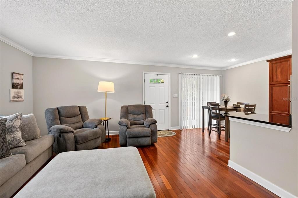 En Venta: $144,900 (1 camas, 1 baños, 636 Pies cuadrados)