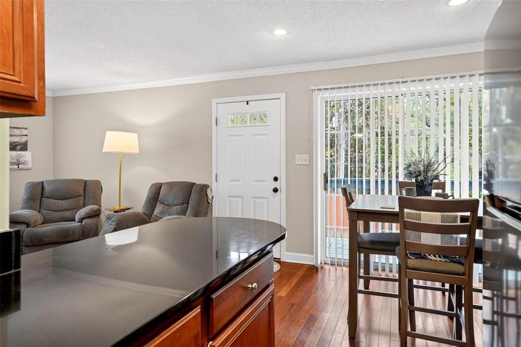 En Venta: $144,900 (1 camas, 1 baños, 636 Pies cuadrados)