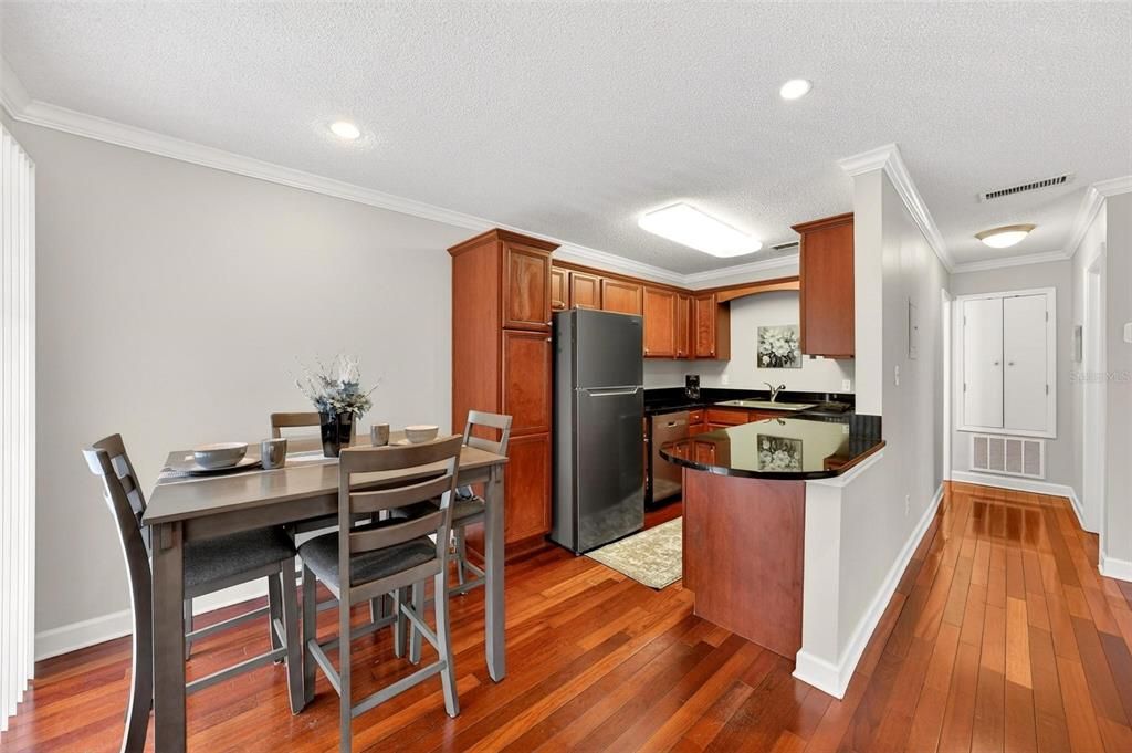 En Venta: $144,900 (1 camas, 1 baños, 636 Pies cuadrados)