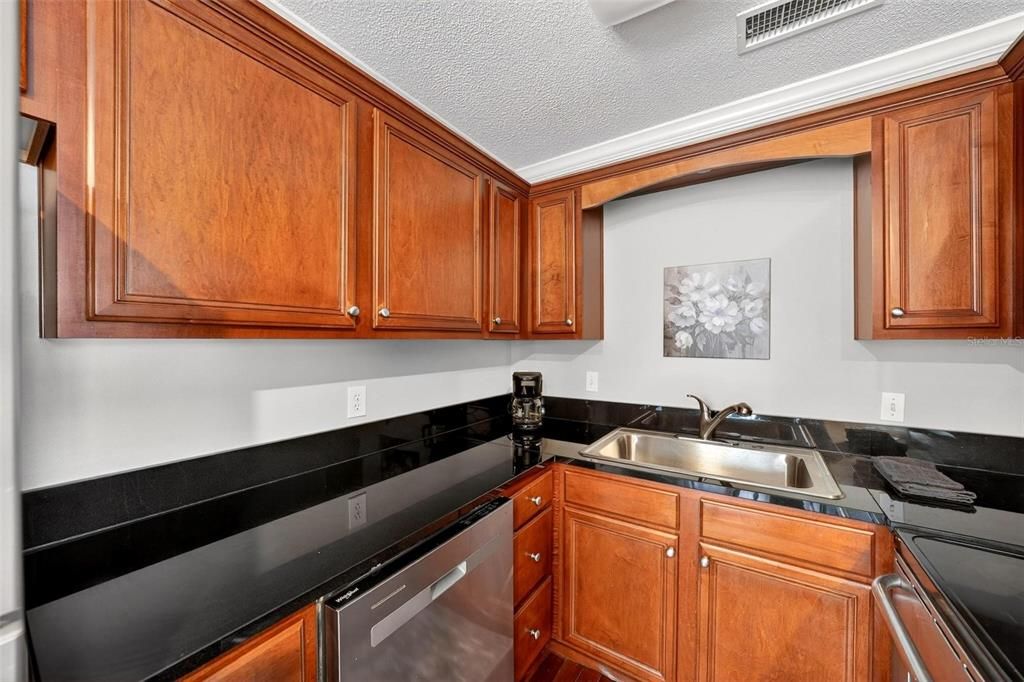 En Venta: $144,900 (1 camas, 1 baños, 636 Pies cuadrados)