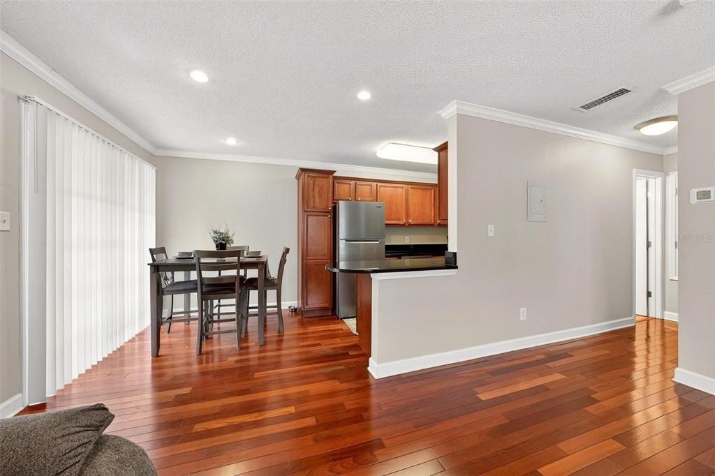 En Venta: $144,900 (1 camas, 1 baños, 636 Pies cuadrados)