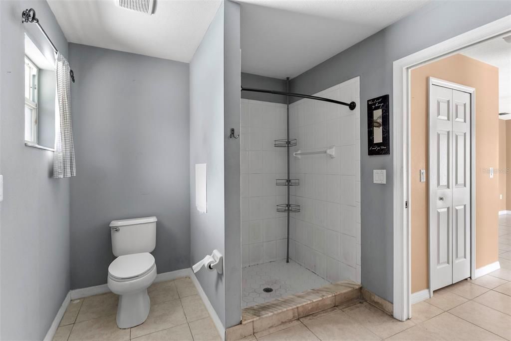Active With Contract: $300,000 (3 beds, 2 baths, 2043 Square Feet)