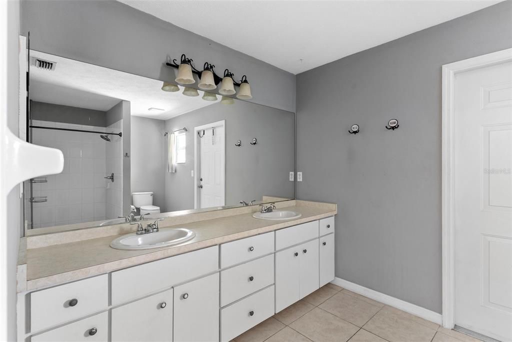 Active With Contract: $300,000 (3 beds, 2 baths, 2043 Square Feet)