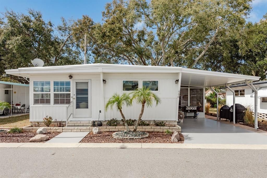 Active With Contract: $125,000 (2 beds, 2 baths, 960 Square Feet)