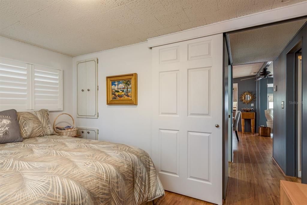 Active With Contract: $125,000 (2 beds, 2 baths, 960 Square Feet)