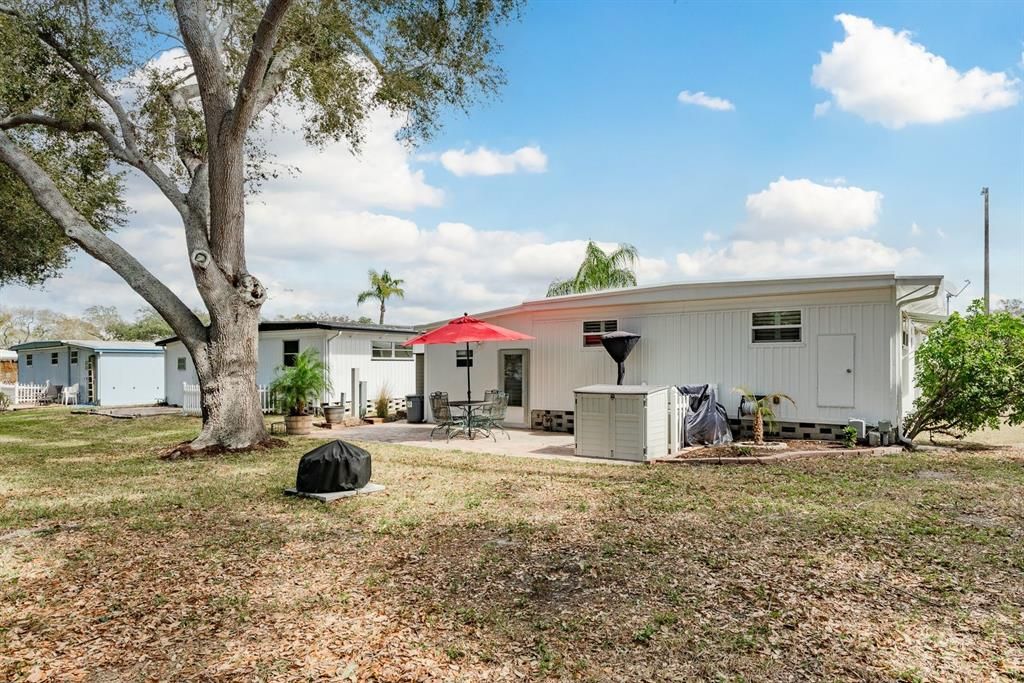 Active With Contract: $125,000 (2 beds, 2 baths, 960 Square Feet)