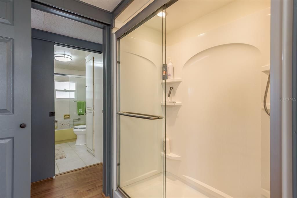 Active With Contract: $125,000 (2 beds, 2 baths, 960 Square Feet)