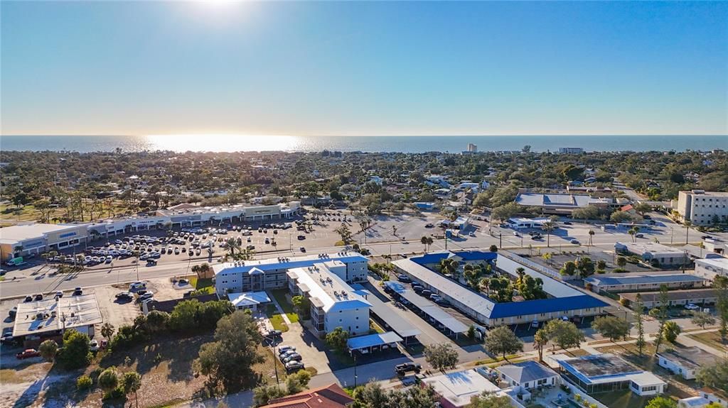 Active With Contract: $135,000 (2 beds, 2 baths, 833 Square Feet)