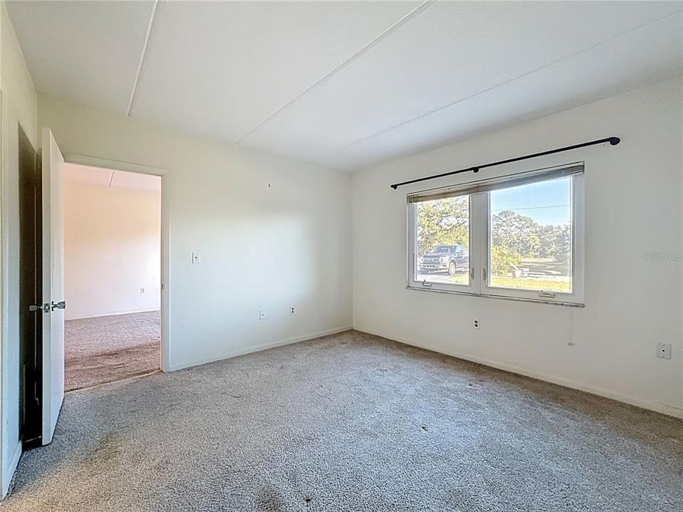 Active With Contract: $135,000 (2 beds, 2 baths, 833 Square Feet)